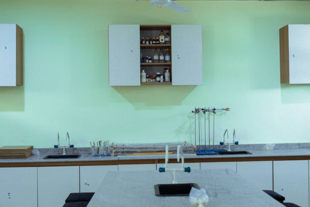 ICA Advanced Science Laboratory Workstations